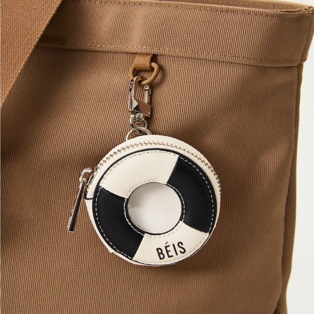 Beis The Sailor AirTag Charm - Picture 4 of 4